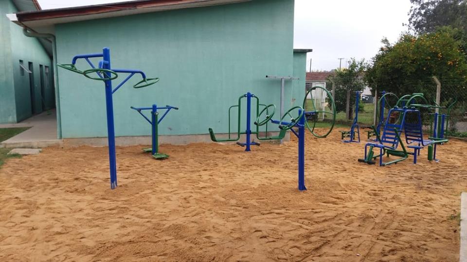 Academia ao ar livre é instalada no Centro de Convivência de Idosos