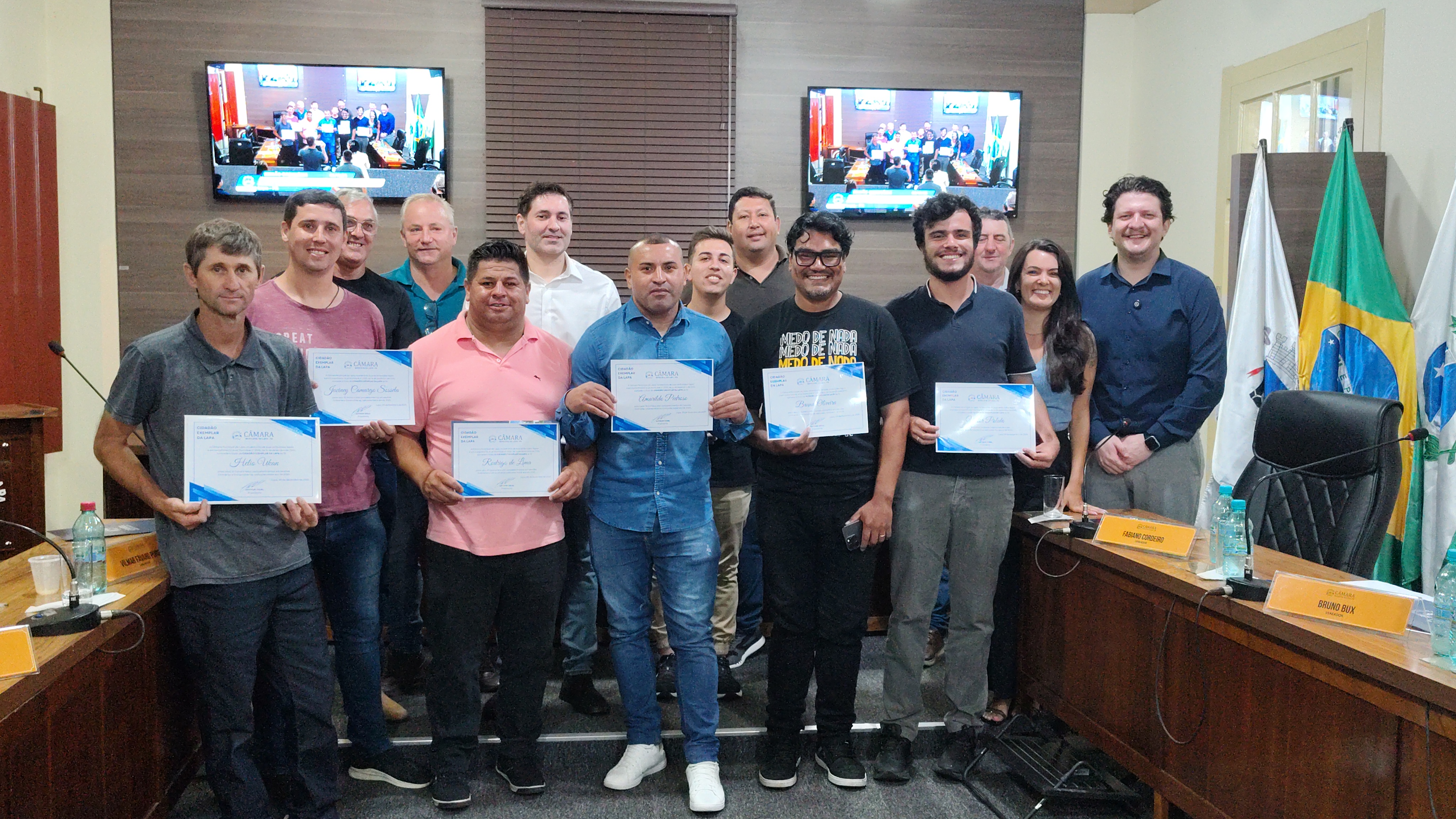 Câmara da Lapa entrega Título de Cidadão Exemplar na última sessão ordinária de 2025